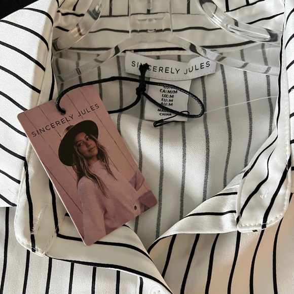 Sincerely Jules Satin Striped Blouse   Size M - Picture 13 of 14